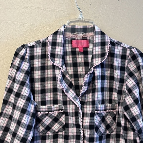 Victoria Secret Pajama Top black white pink plaid roll tabs sleeves Size S - Picture 2 of 13